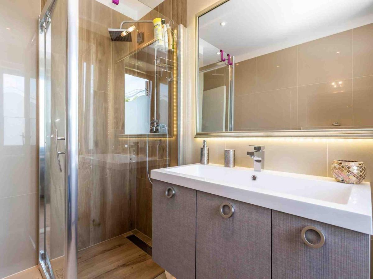 Srok Apartments With Pool Kastav Bagian luar foto