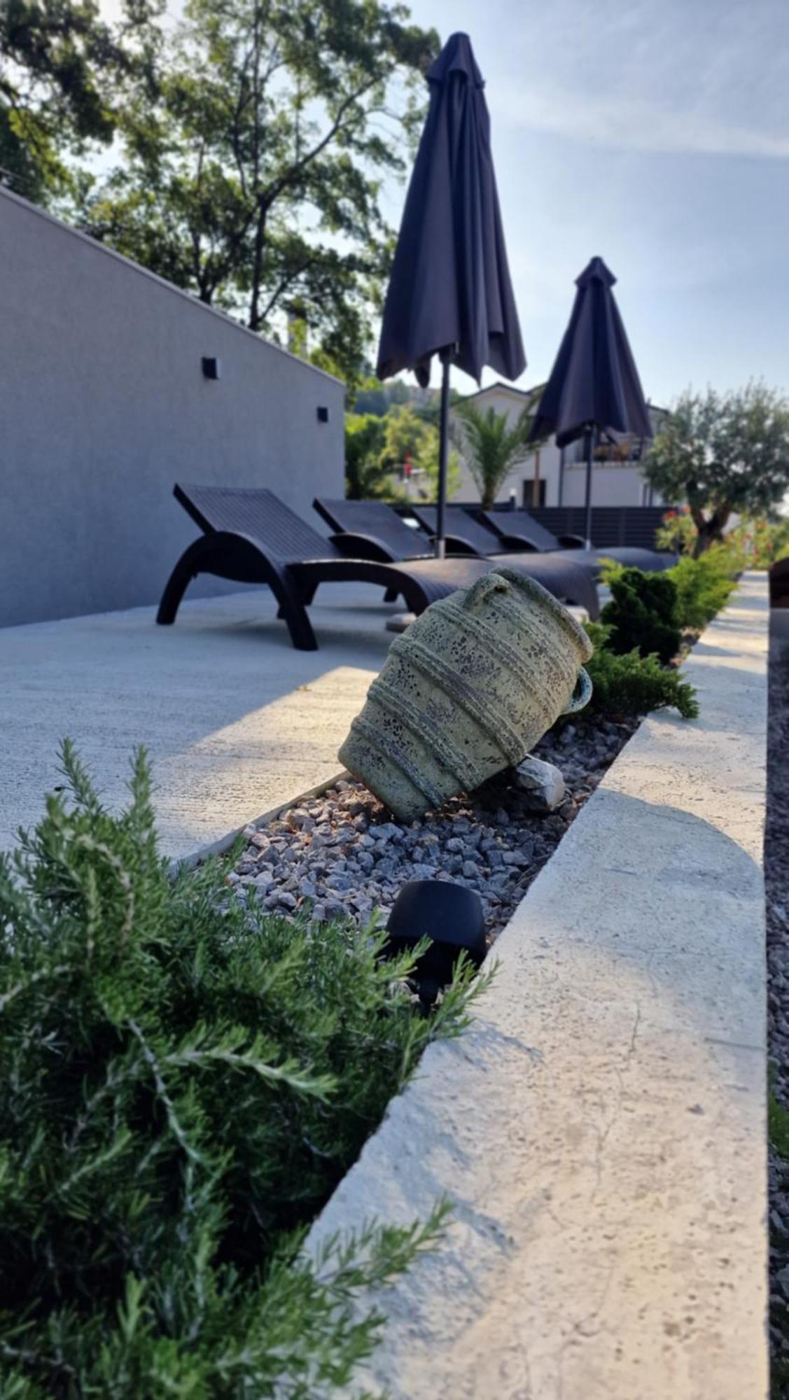 Srok Apartments With Pool Kastav Bagian luar foto